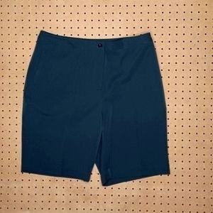 EP Pro womens solid black double pleated Tour Tech golf shorts 10 EUC